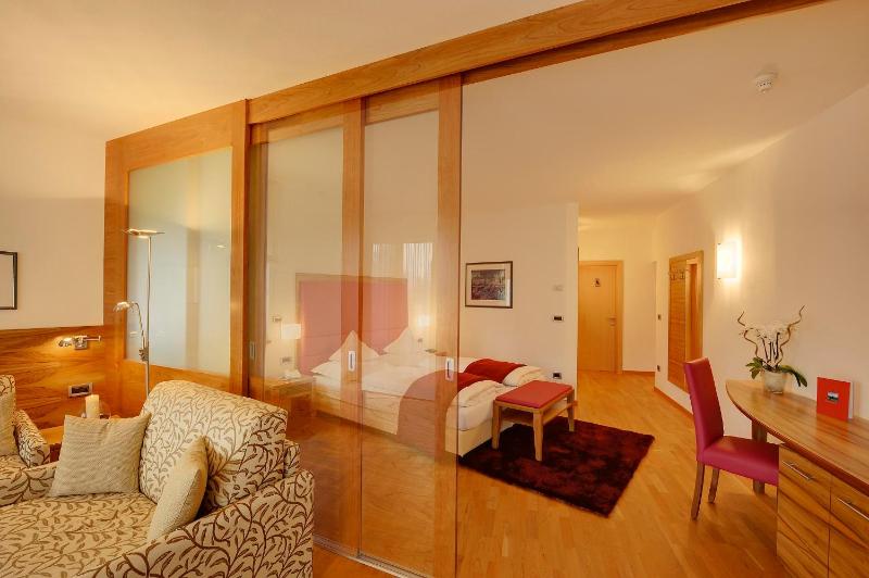 Studio Apartment image 4