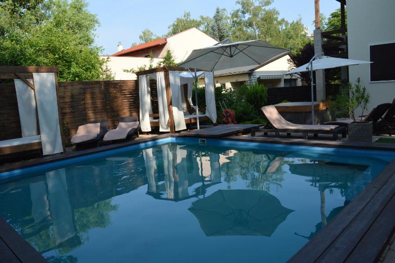 Double Room with Balcony image 4