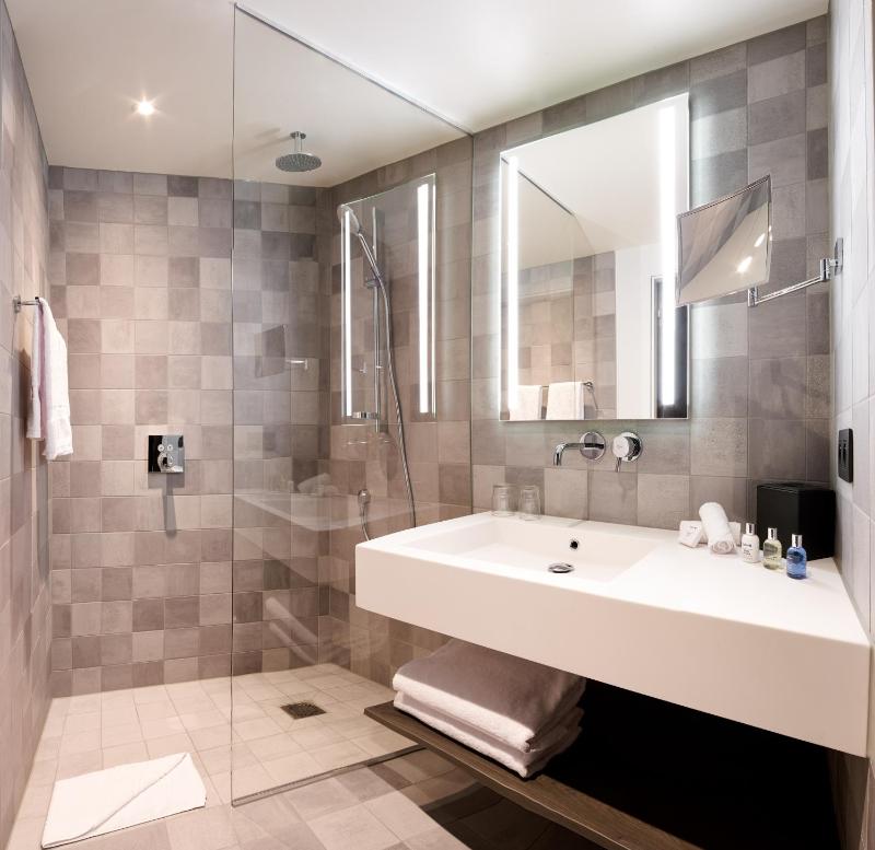 Standard Room image 2