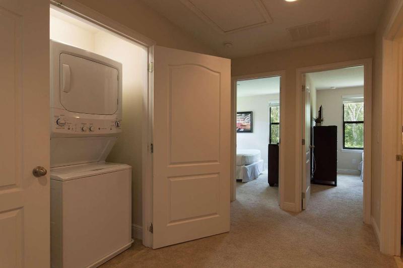 Three-Bedroom Townhouse image 4