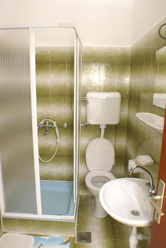 One-Bedroom Apartment with Terrace and Sea View image 2