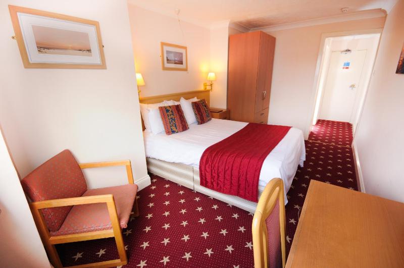 Small Double Room image 4