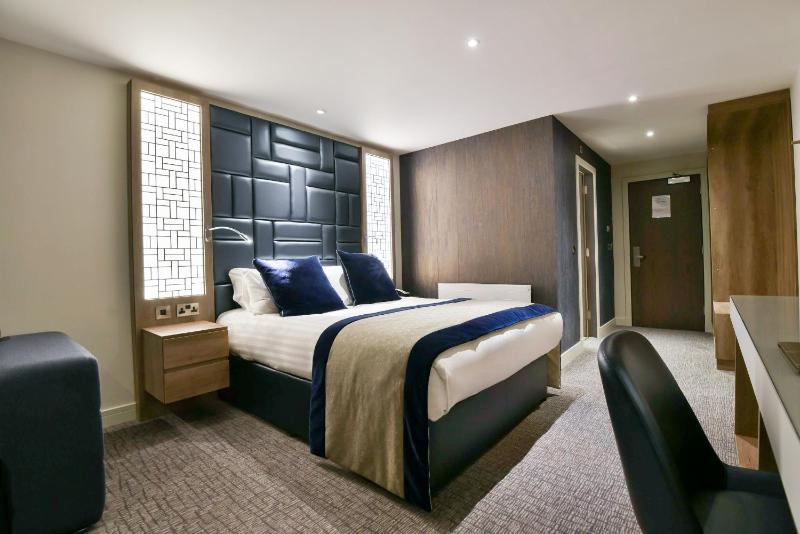 Double Room image 1