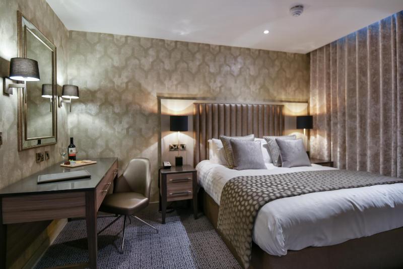 Double Room image 4