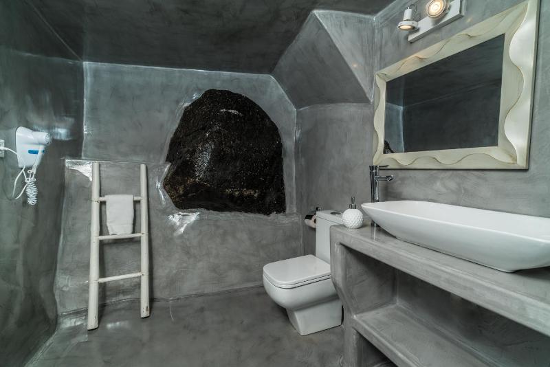 Thetis Cave Houses - image 20