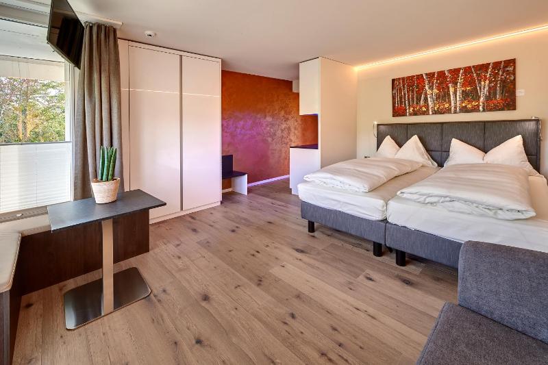 Classic Hillside Double Room image 1
