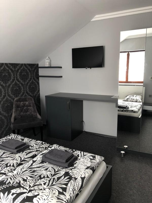 Deluxe Family Room image 4