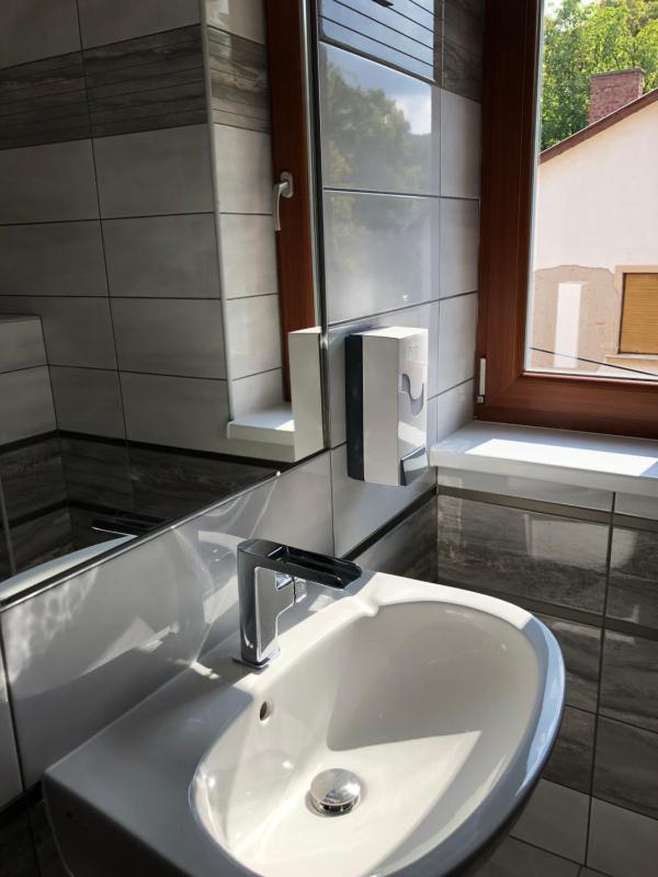 Deluxe Family Room image 3