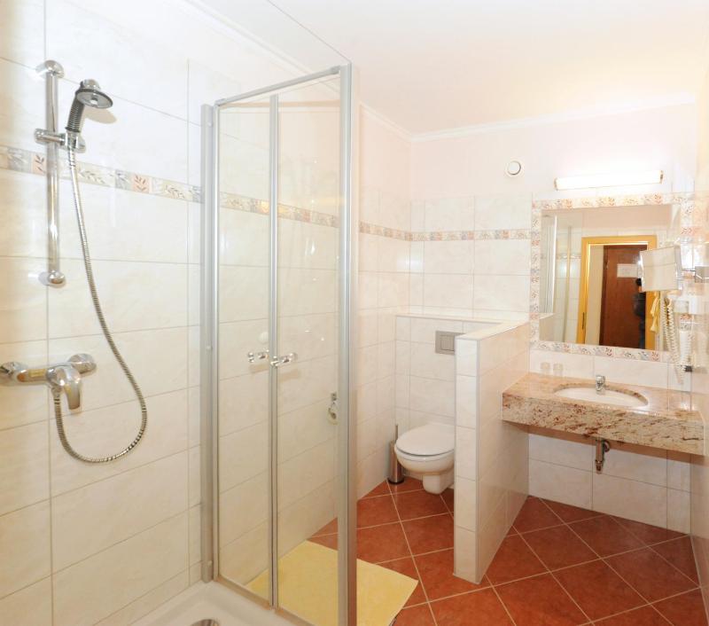 Double Room image 3