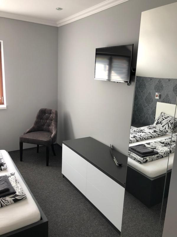 Deluxe Suite image 3