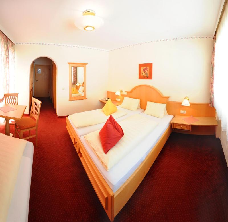Triple Room image 4