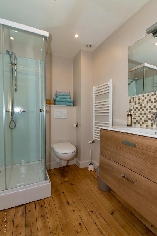 Double or Twin Room with Private Bathroom image 3