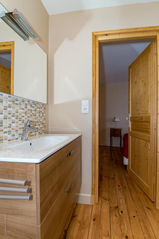 Double or Twin Room with Private Bathroom image 4