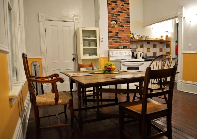 Vancouver Hideaway Guesthouse - image 14