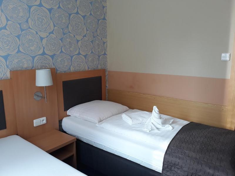 Single Room image 2