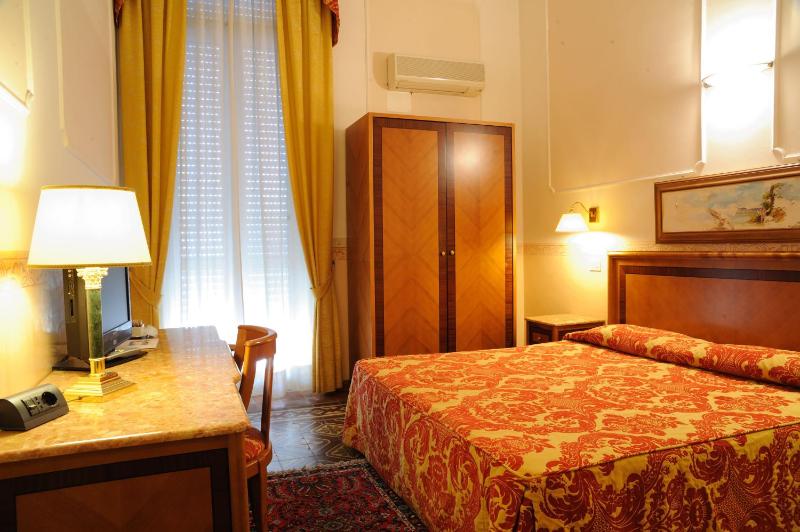 Double or Twin Room image 4