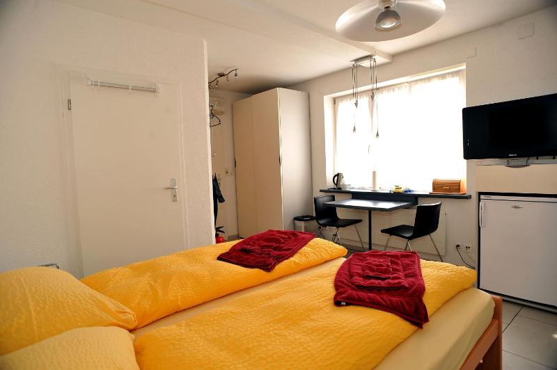 Double Room with Garden View image 1