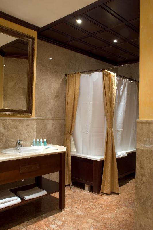 Superior Double Room image 3