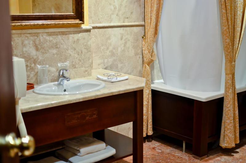 Junior Suite image 2
