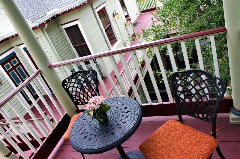 Superior King Suite image 2