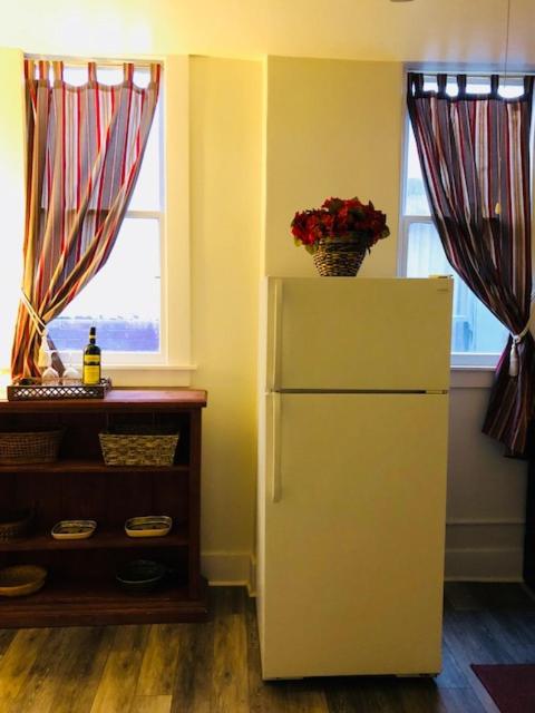 Deluxe King Suite image 3