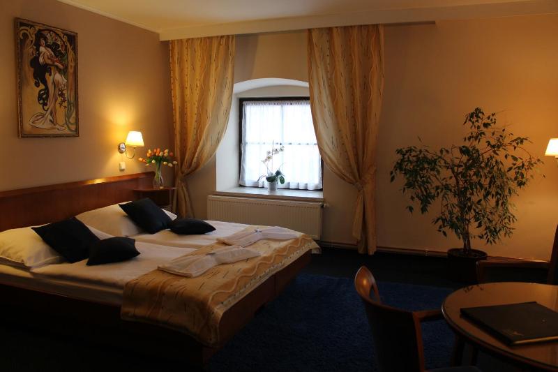 Double Room image 3