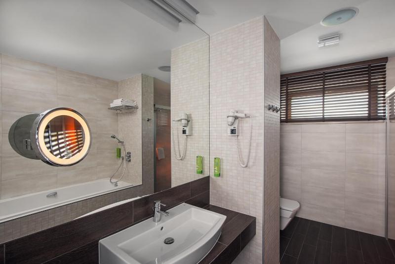Premium Apartment with Sea View image 3