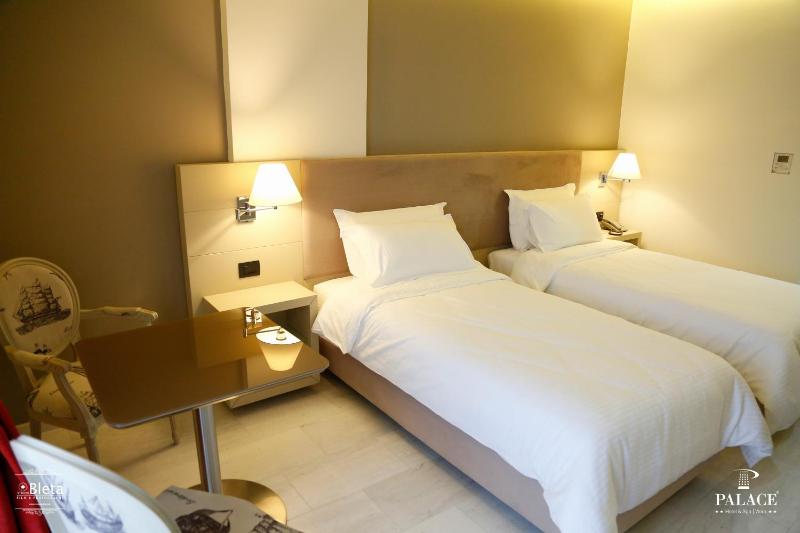 Double Room image 1