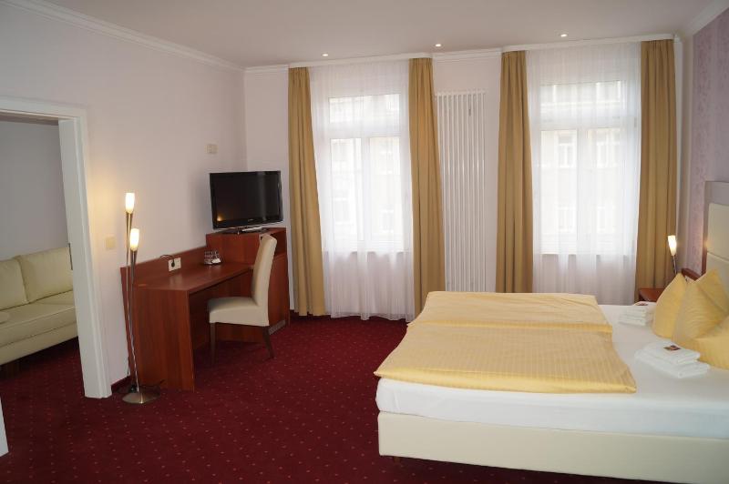 Junior Suite image 3