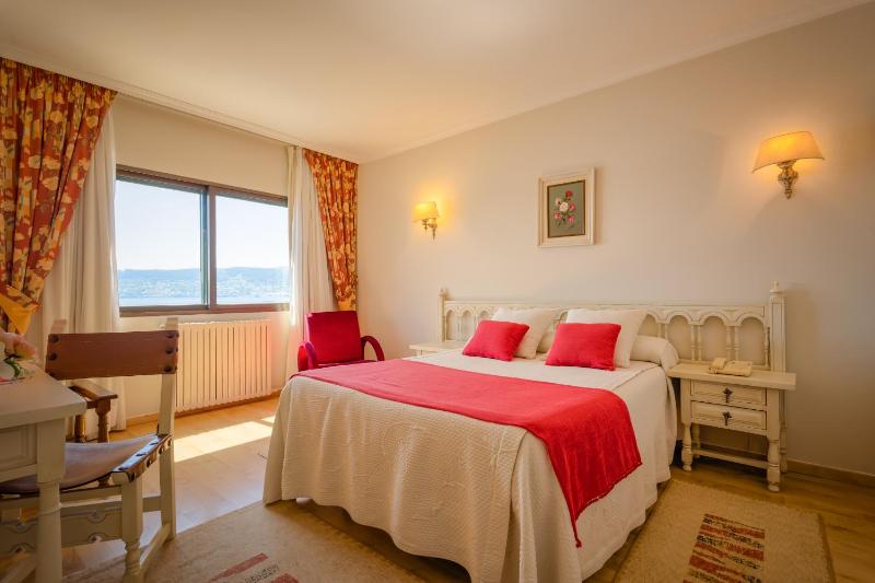 Double or Twin Room with Sea View image 1