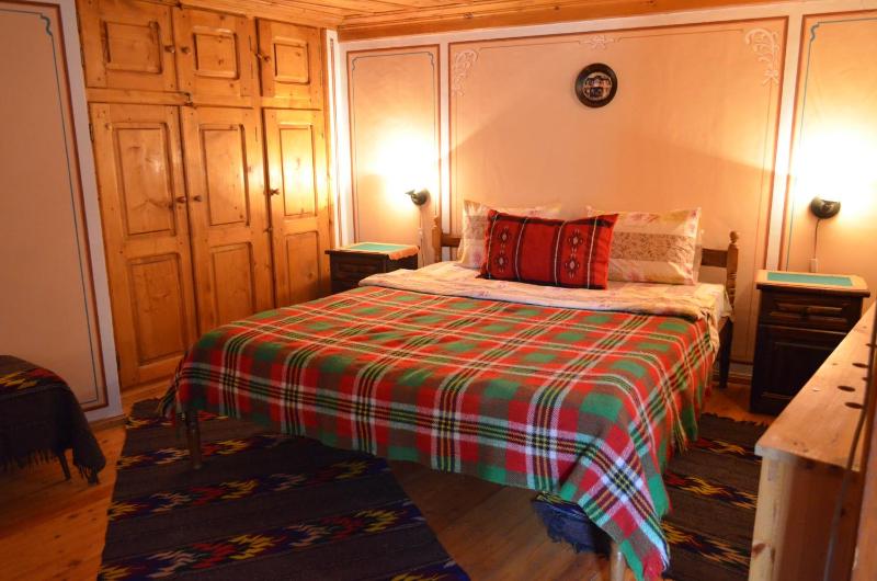 One-Bedroom Apartment image 4