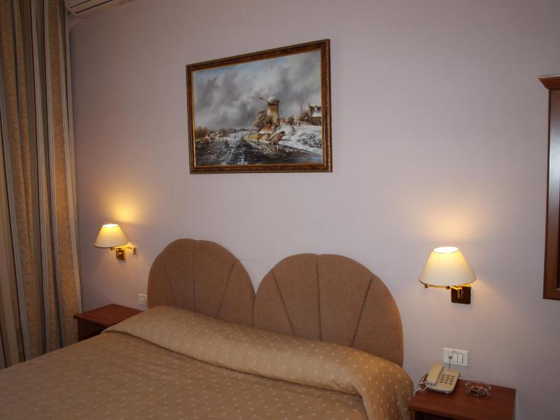 Superior Single Room image 3