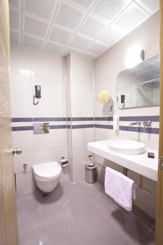 Standard Room with Direct Sea View image 2