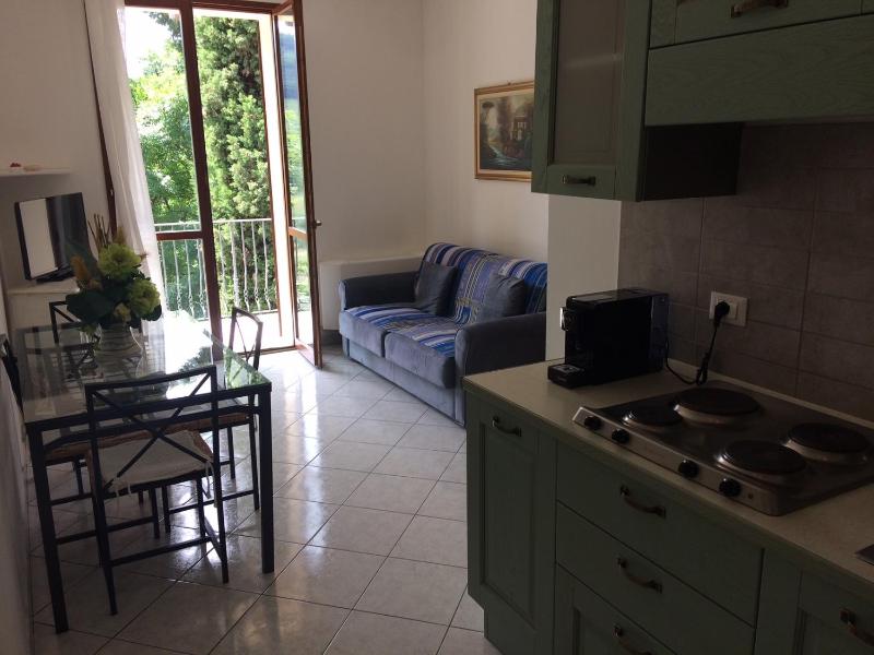 One-Bedroom Apartment image 3