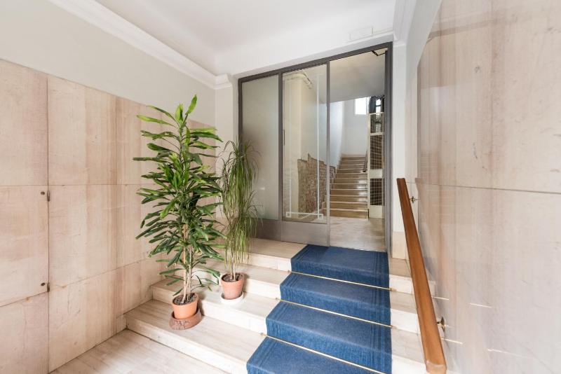 Cool Flat Alberti Lift Terraces Free Parking - image 16