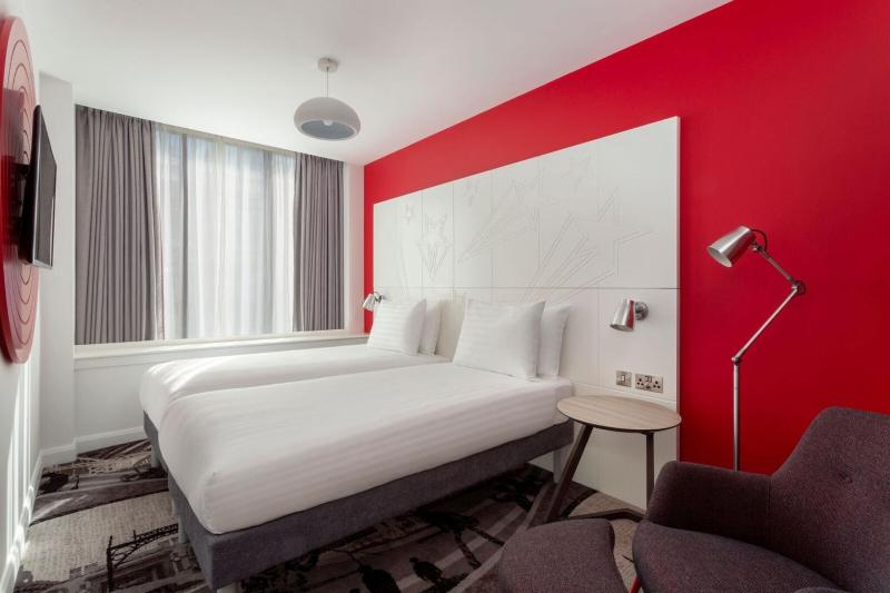 Twin Room image 2