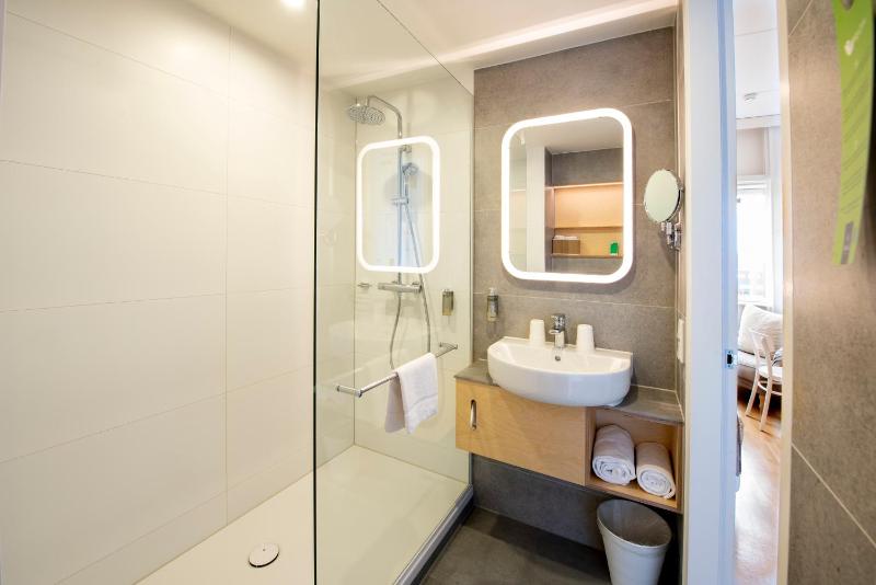 Deluxe Double Room image 4