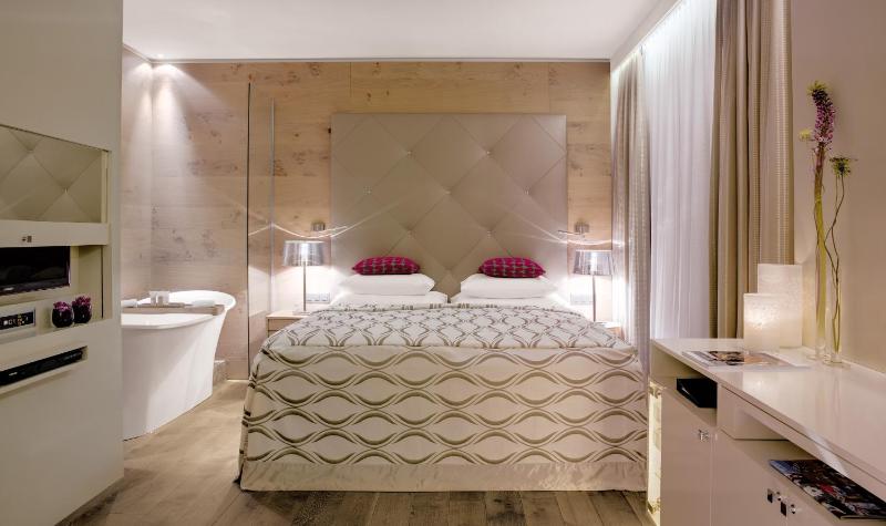 Junior Suite image 1