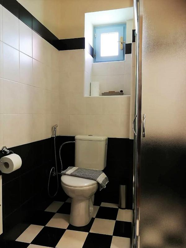 Double Room with Private Bathroom image 2