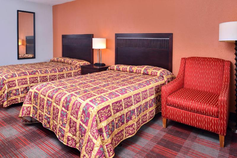 Double Room with Two Double Beds - Smoking image 2