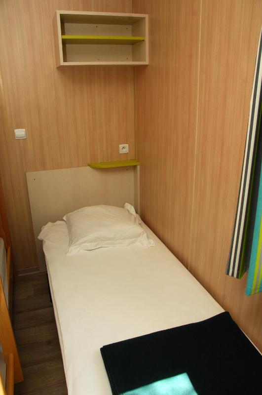 Mobile Home (2 Adults) image 3