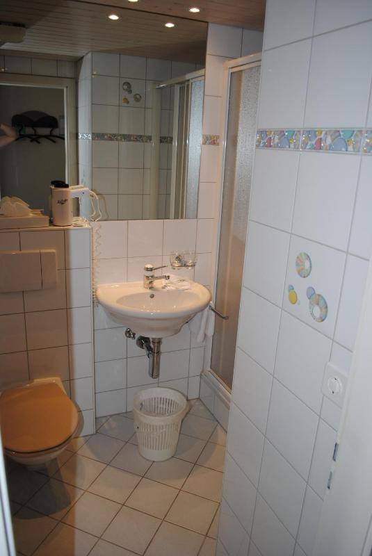 Budget Single Room without view image 2