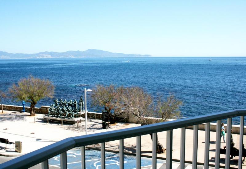 Queen Room with Sea View image 4