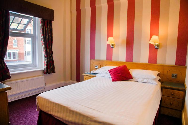 Double Room with Side View image 2