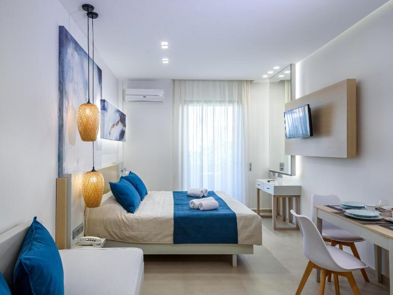 Superior Double or Twin Room with Garden View image 1