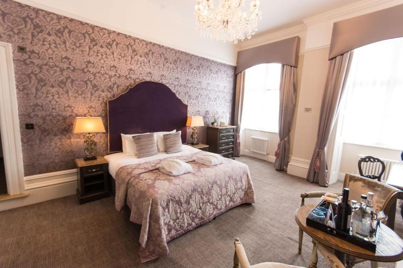 Feature Double Room image 3