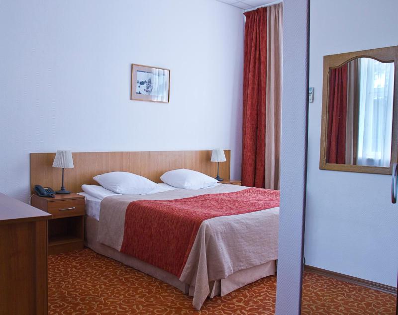 Double or Twin Room image 2