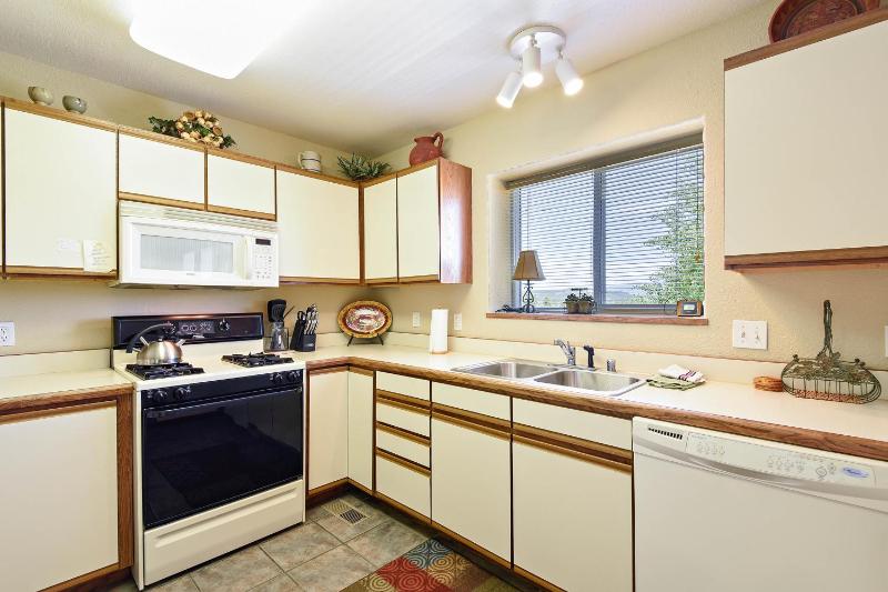 Three Bedroom House image 2
