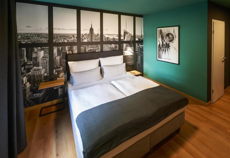 Double Room image 1