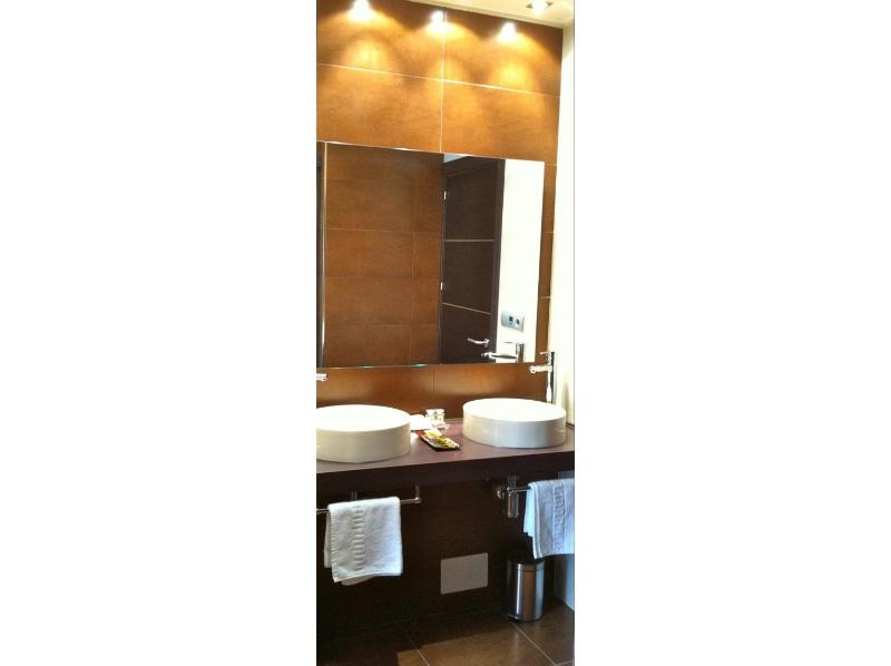 Duplex apartment for guests with reduced mobility and wheelchair users. image 4